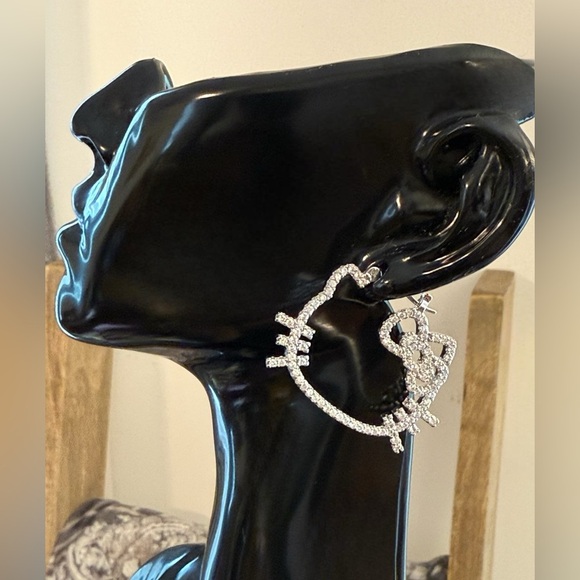 ✨New✨ Hello Kitty Rhinestone Hoop Earrings - Picture 5 of 6